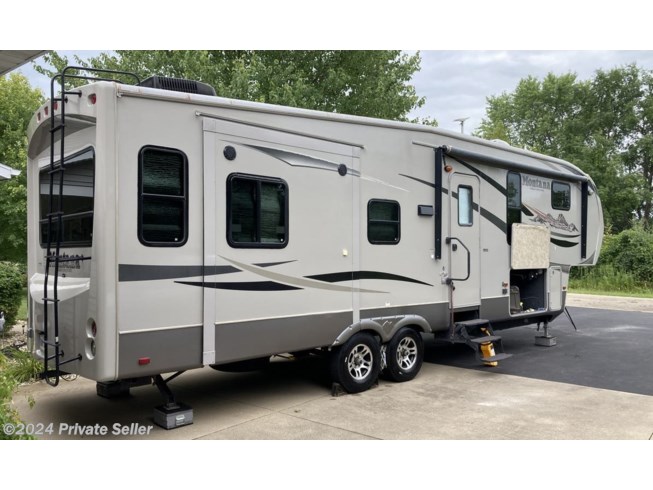 2013 Keystone Montana 323RL - Used Fifth Wheel For Sale by Terry in Dixon, Illinois