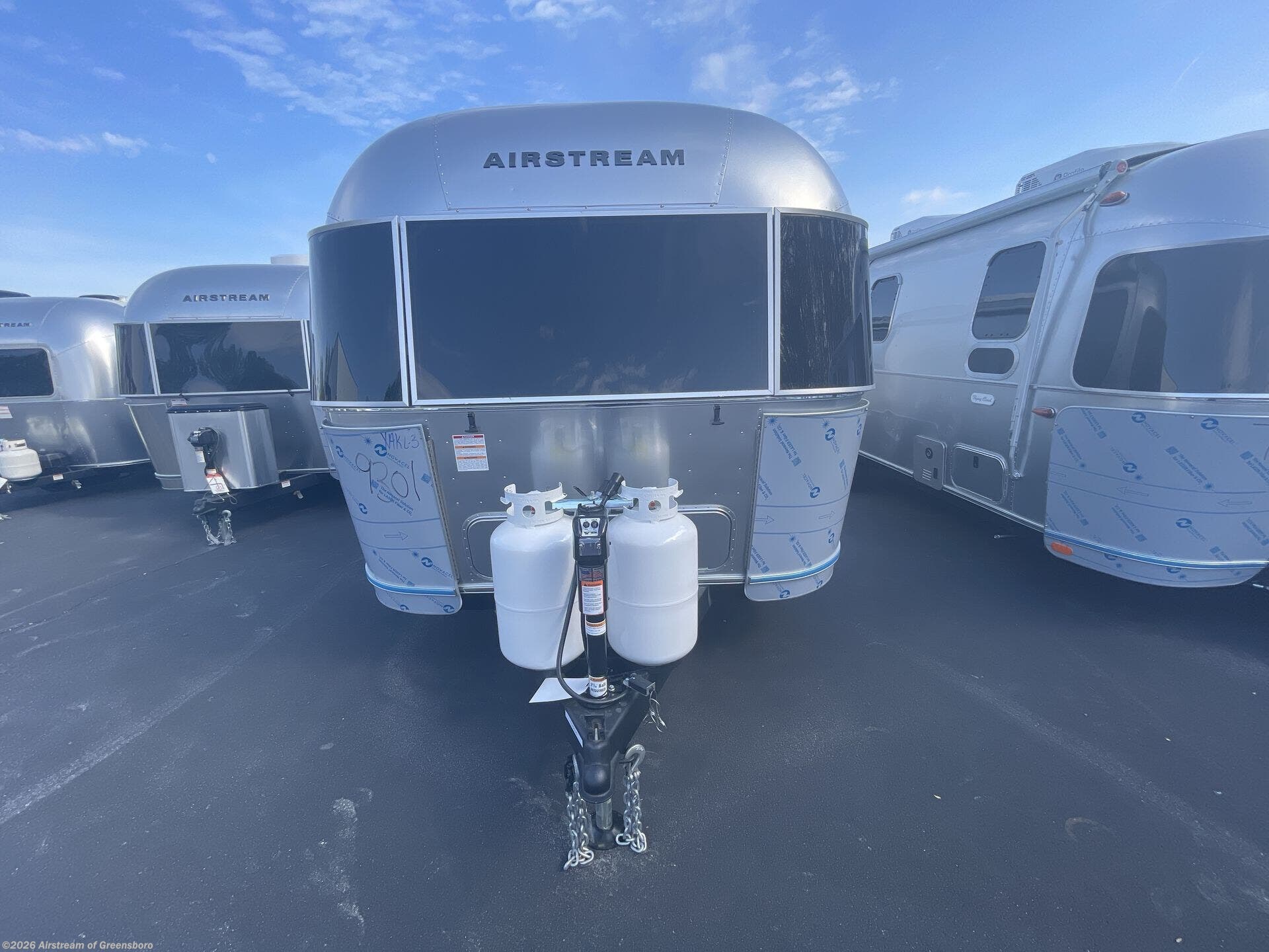 New 2026 Airstream Globetrotter 27FB Twin available in Colfax, North Carolina