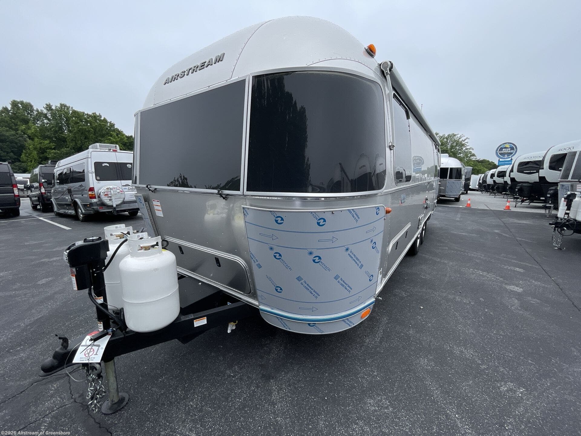 2026 Globetrotter 27FB Twin by Airstream from Airstream of Greensboro in Colfax, North Carolina
