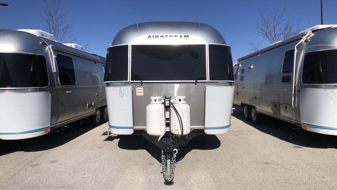 2027 Flying Cloud 28RB Twin by Airstream from Airstream of Greensboro in Colfax, North Carolina