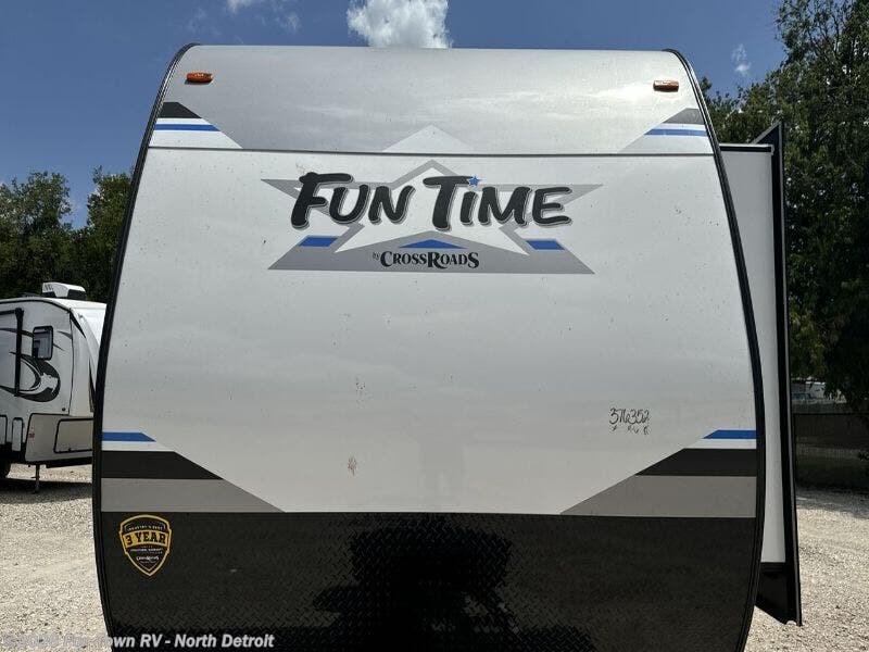 2024 CrossRoads FUN TIME 345JM - New Travel Trailer For Sale by Fun Town RV - North Detroit in North Branch, Michigan