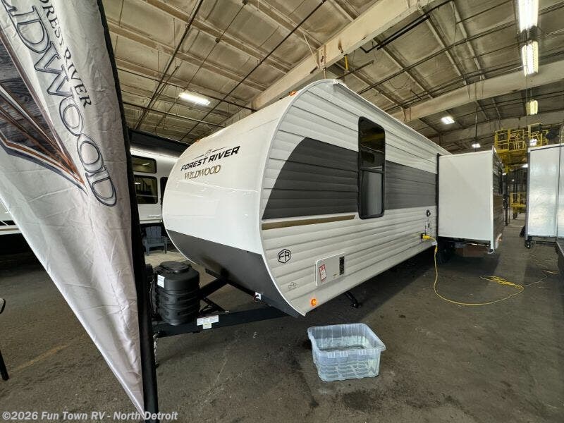 2025 Salem 32VERANDA by Forest River from Fun Town RV - North Detroit in North Branch, Michigan