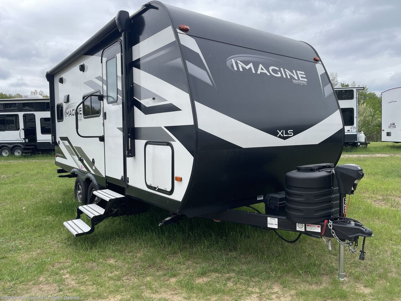 2024 Grand Design Imagine 17MKE - Used Travel Trailer For Sale by Fun Town RV - North Detroit in North Branch, Michigan
