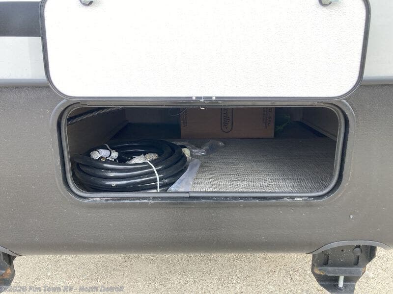 New 2025 Forest River Salem Grand Villa 42FLDL available in North Branch, Michigan