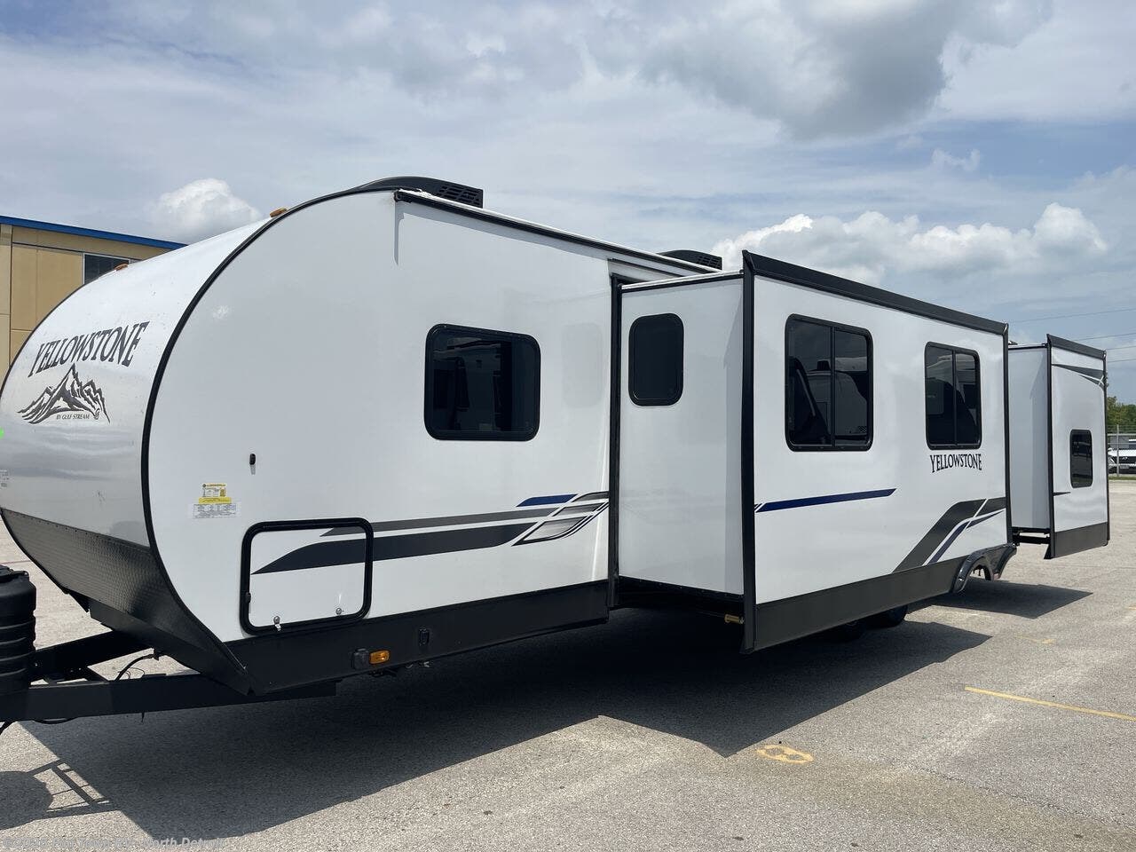 New 2025 Gulf Stream Yellowstone Ranch Edition 30DBS available in North Branch, Michigan