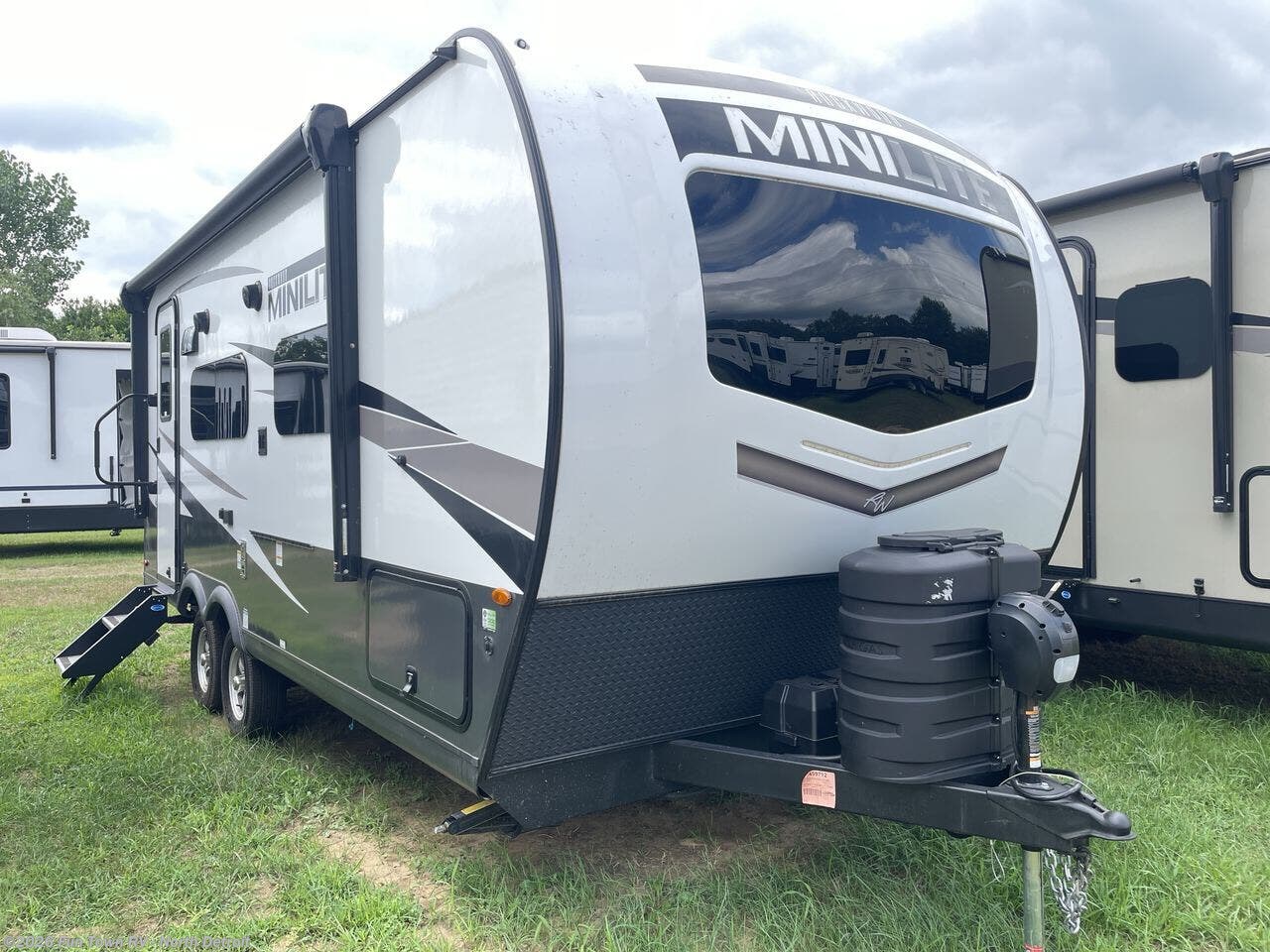 2024 Forest River Rockwood Mini Lite 2109S - Used Travel Trailer For Sale by Fun Town RV - North Detroit in North Branch, Michigan