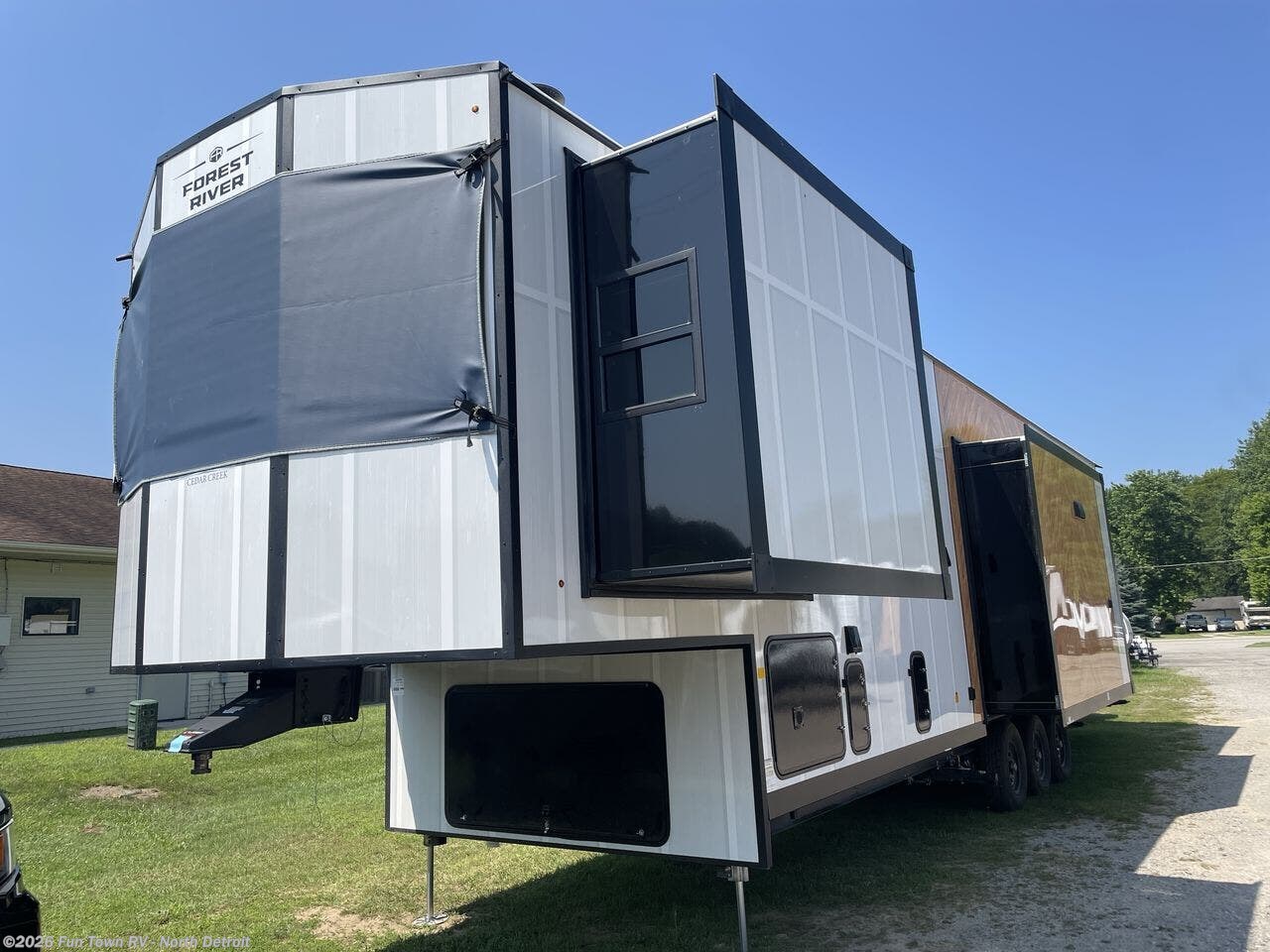 2025 Forest River Cedar Creek Cottage 41FWC - New Fifth Wheel For Sale by Fun Town RV - North Detroit in North Branch, Michigan