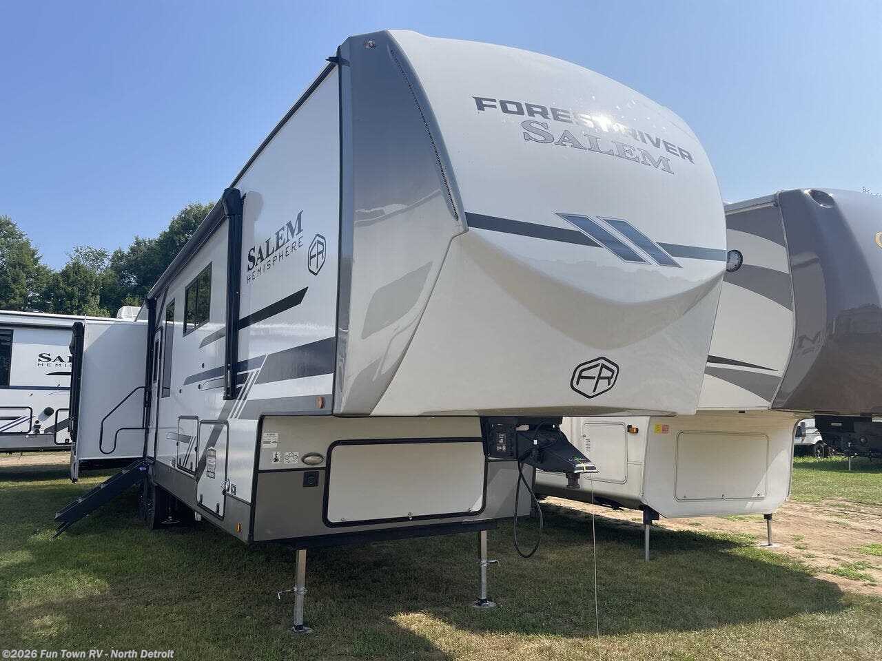 2026 Forest River Salem Hemisphere 380WDR - New Fifth Wheel For Sale by Fun Town RV - North Detroit in North Branch, Michigan
