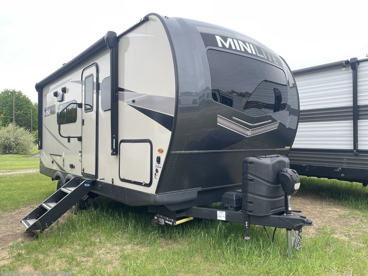 2023 Forest River Rockwood Mini Lite 2104S - Used Travel Trailer For Sale by Fun Town RV - North Detroit in North Branch, Michigan