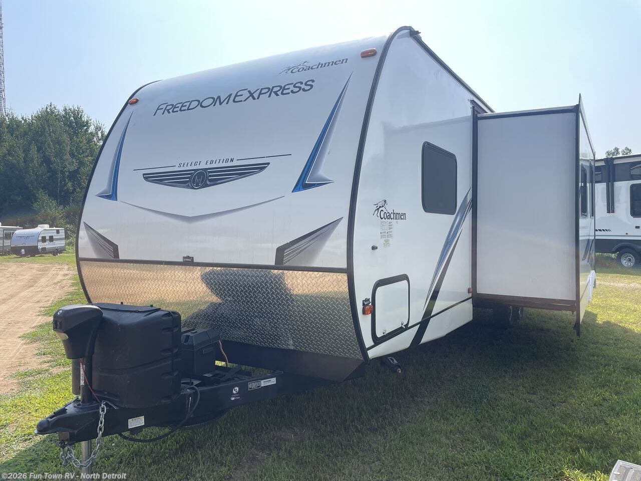 2020 Freedom Express 29SE by Coachmen from Fun Town RV - North Detroit in North Branch, Michigan