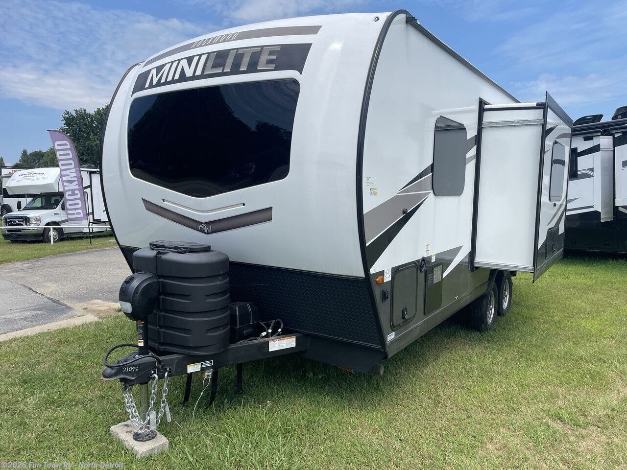 2025 Rockwood Mini Lite 2109S by Forest River from Fun Town RV - North Detroit in North Branch, Michigan