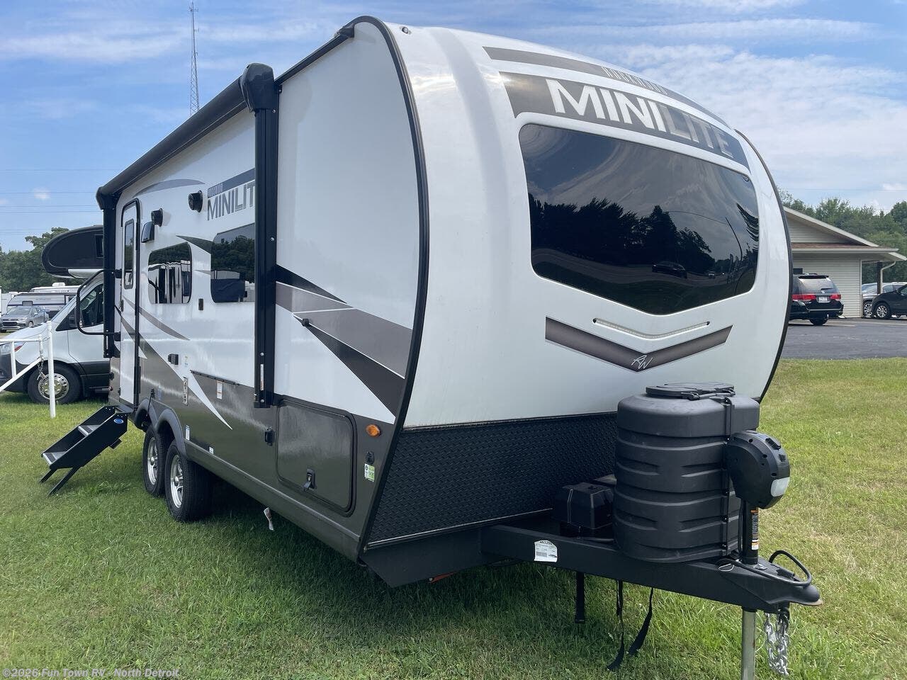 2025 Forest River Rockwood Mini Lite 2109S - New Travel Trailer For Sale by Fun Town RV - North Detroit in North Branch, Michigan