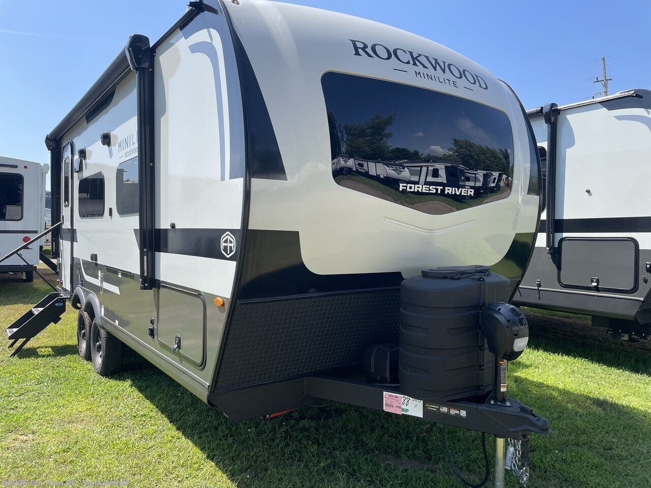 2026 Forest River Rockwood Mini Lite 2109S - New Travel Trailer For Sale by Fun Town RV - North Detroit in North Branch, Michigan