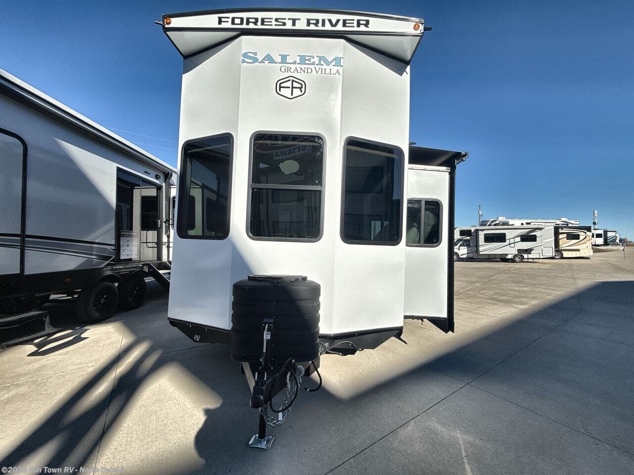 2025 Salem Grand Villa 42VERANDA by Forest River from Fun Town RV - North Detroit in North Branch, Michigan