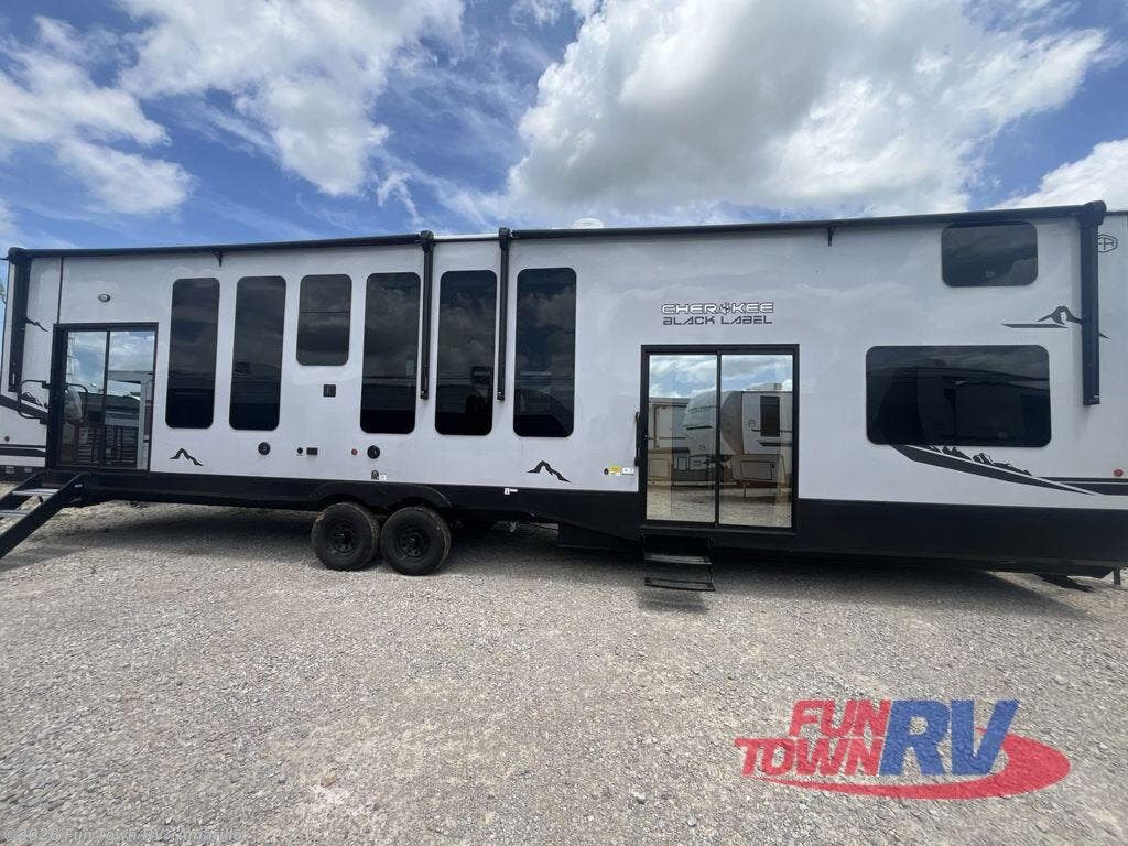 2025 Cherokee Timberwolf Black Label 39ALBL by Forest River from Fun Town RV - Amarillo in Amarillo, Texas