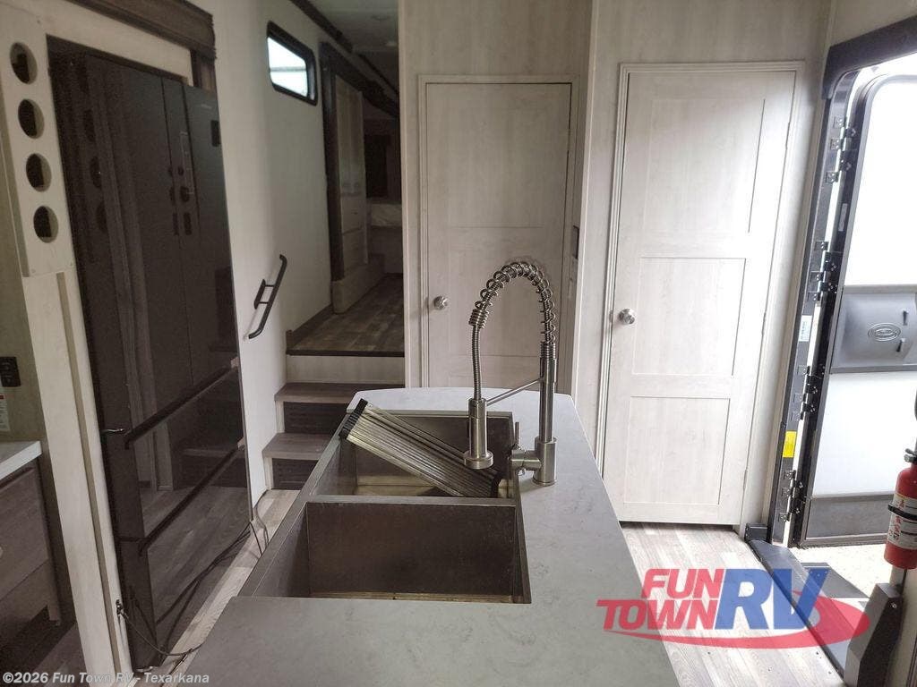 2023 Cardinal Luxury 380RLX by Forest River from Fun Town RV - Texarkana in Texarkana, Arkansas