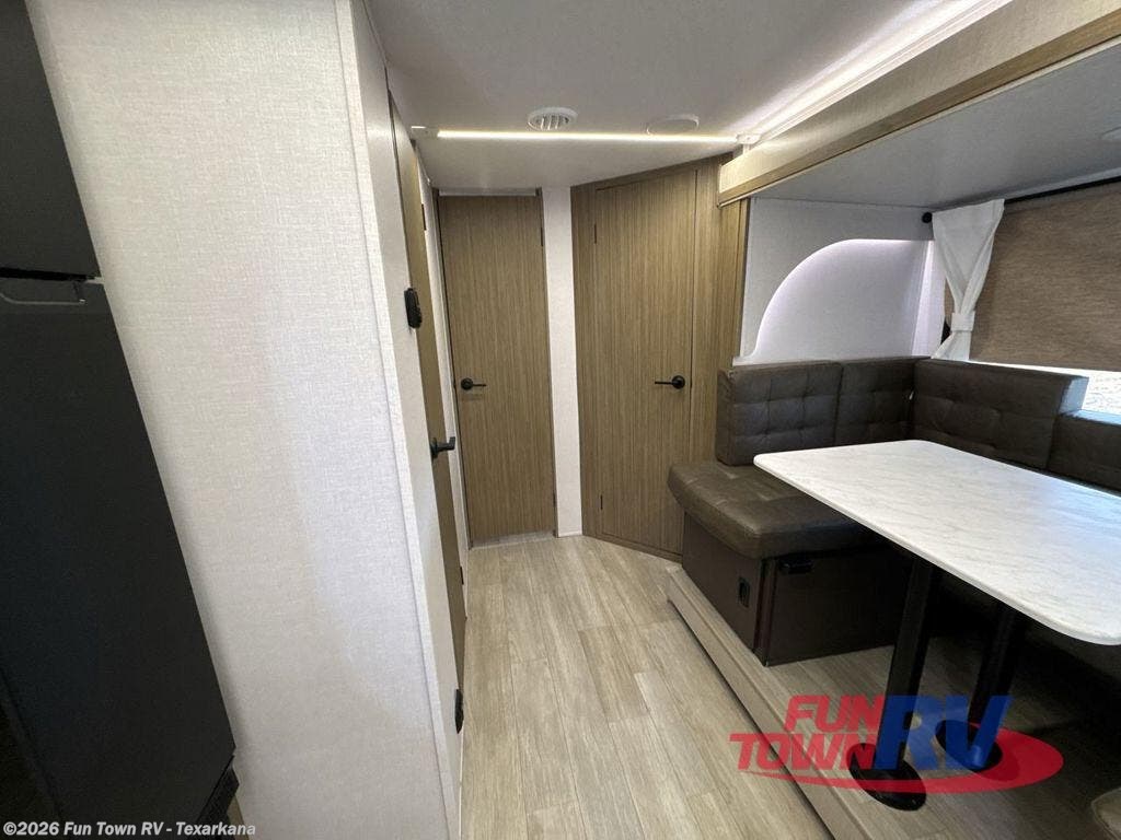 2025 Wildwood X-Lite 273QBXL by Forest River from Fun Town RV - Texarkana in Texarkana, Arkansas