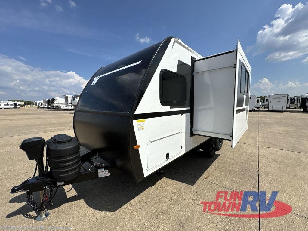 2026 Micro Minnie 2100BH by Winnebago from Fun Town RV - Texarkana in Texarkana, Arkansas