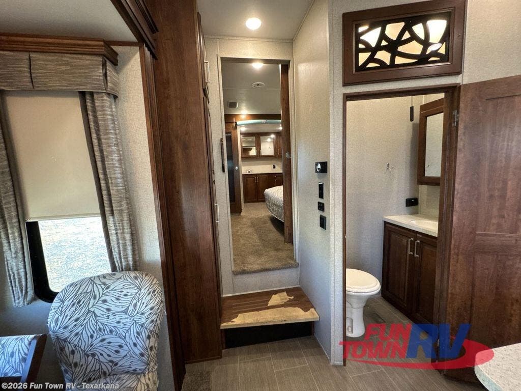2019 Alpine 3700FL by Keystone from Fun Town RV - Texarkana in Texarkana, Arkansas