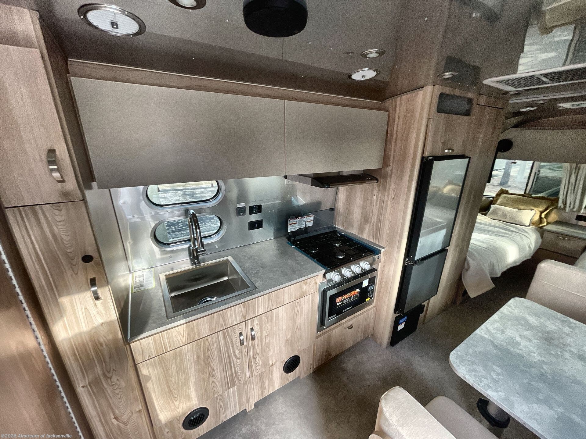 New 2027 Airstream Flying Cloud 23FB Twin available in Jacksonville, Florida