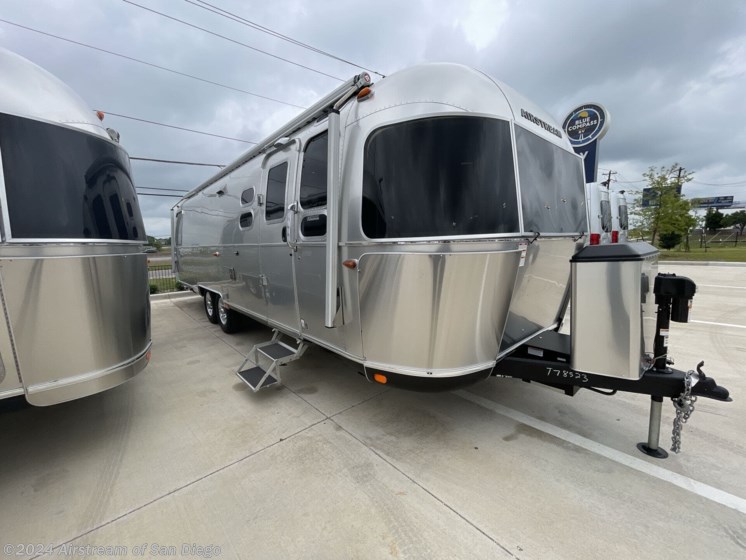 New 2023 Airstream Classic 30RB available in San Diego, California