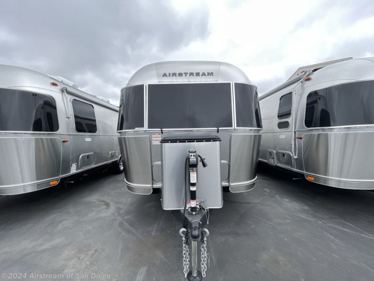 New 2024 Airstream Flying Cloud 23FB Twin available in San Diego, California