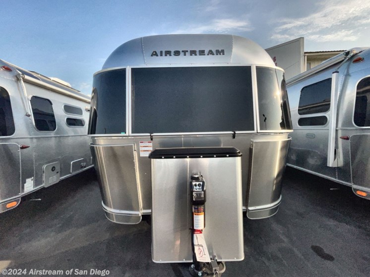 New 2024 Airstream Flying Cloud 23FB Twin available in San Diego, California