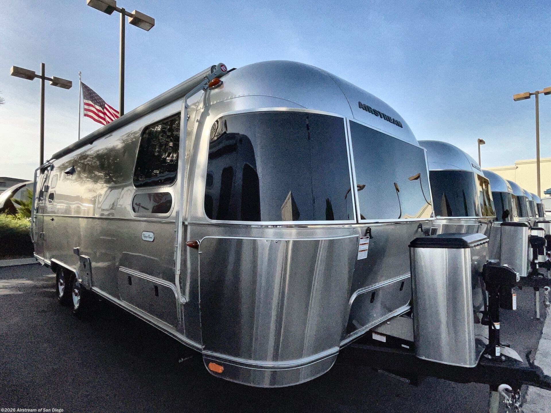 2025 Flying Cloud 27FB Twin by Airstream from Airstream of San Diego in San Diego, California