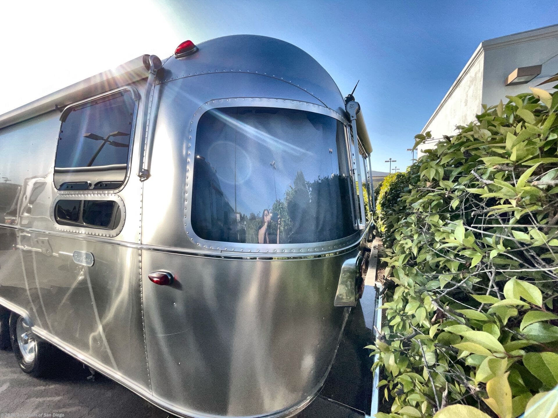 New 2025 Airstream Flying Cloud 28RB available in San Diego, California