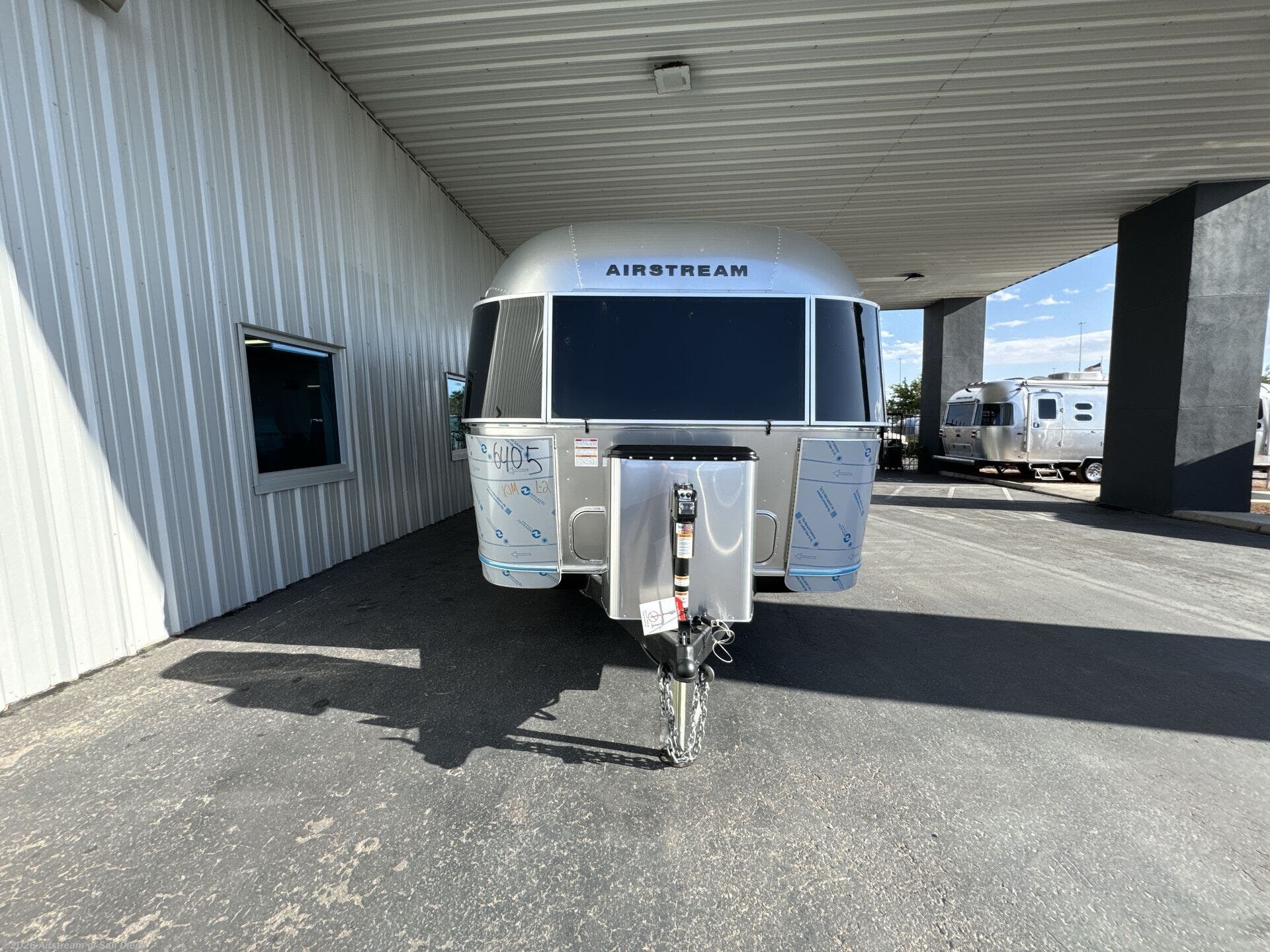 New 2025 Airstream Globetrotter 27FBQ available in San Diego, California