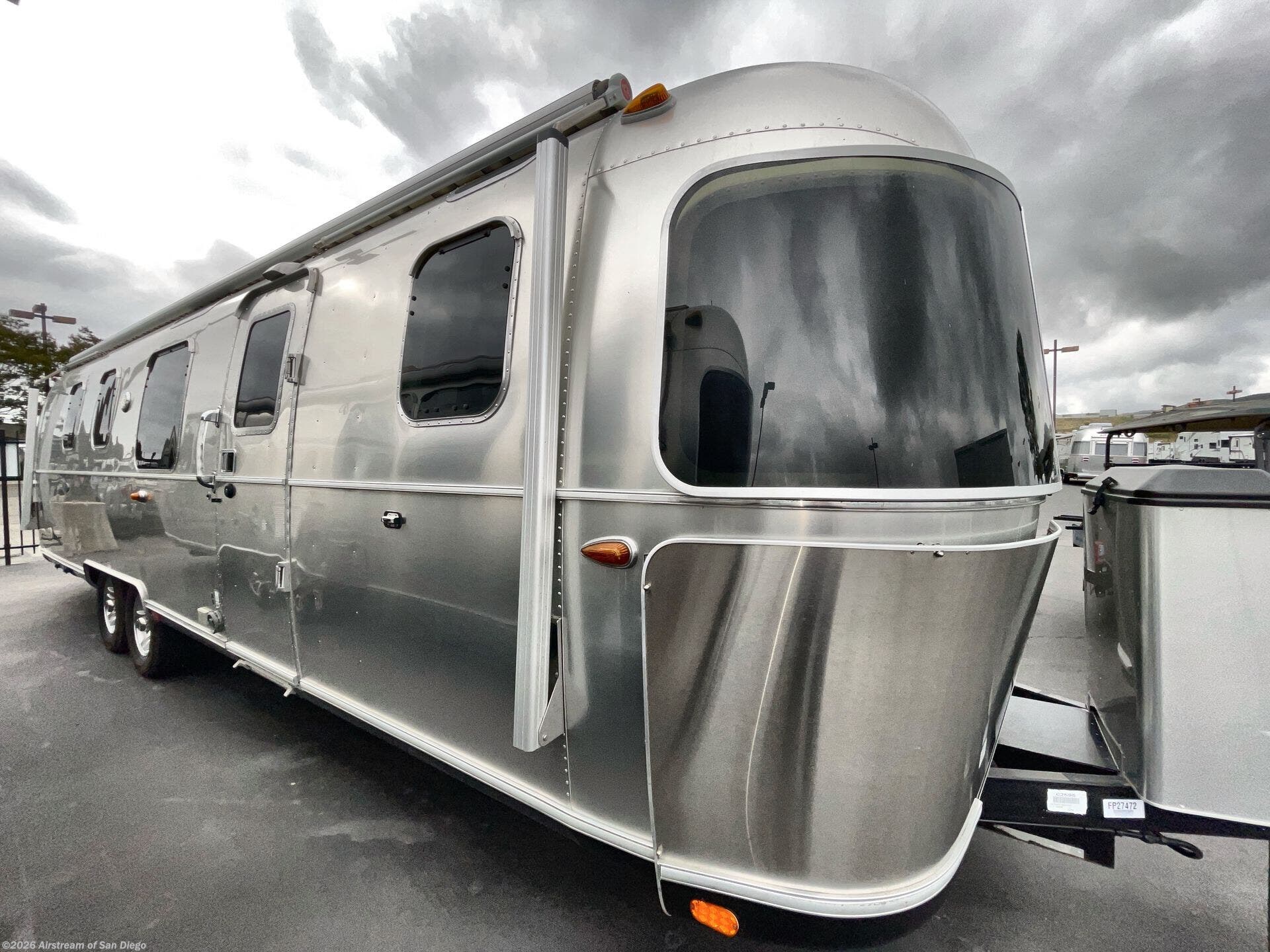 2018 Classic 33FB by Airstream from Airstream of San Diego in San Diego, California