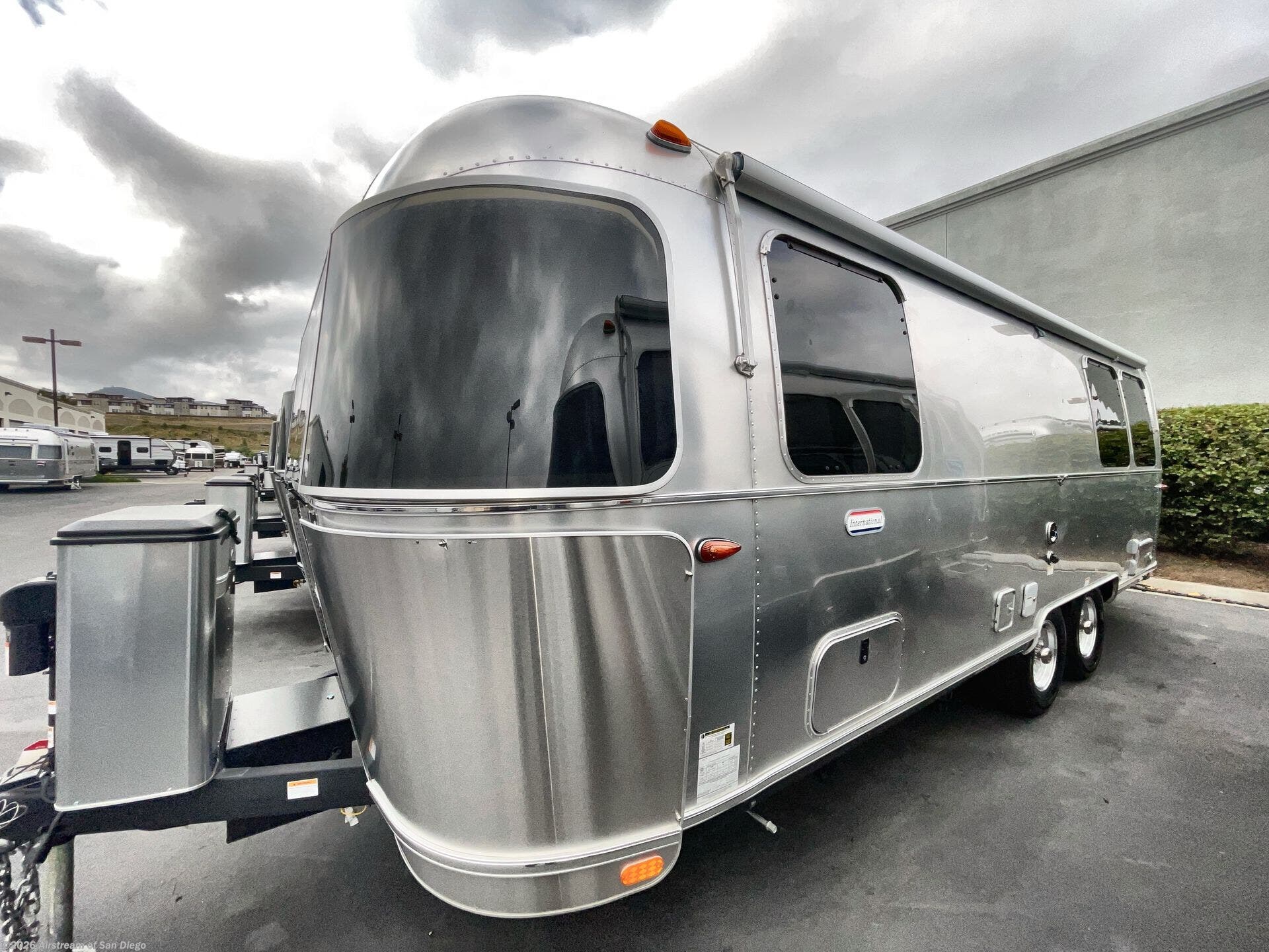 New 2026 Airstream International 25FB Twin available in San Diego, California