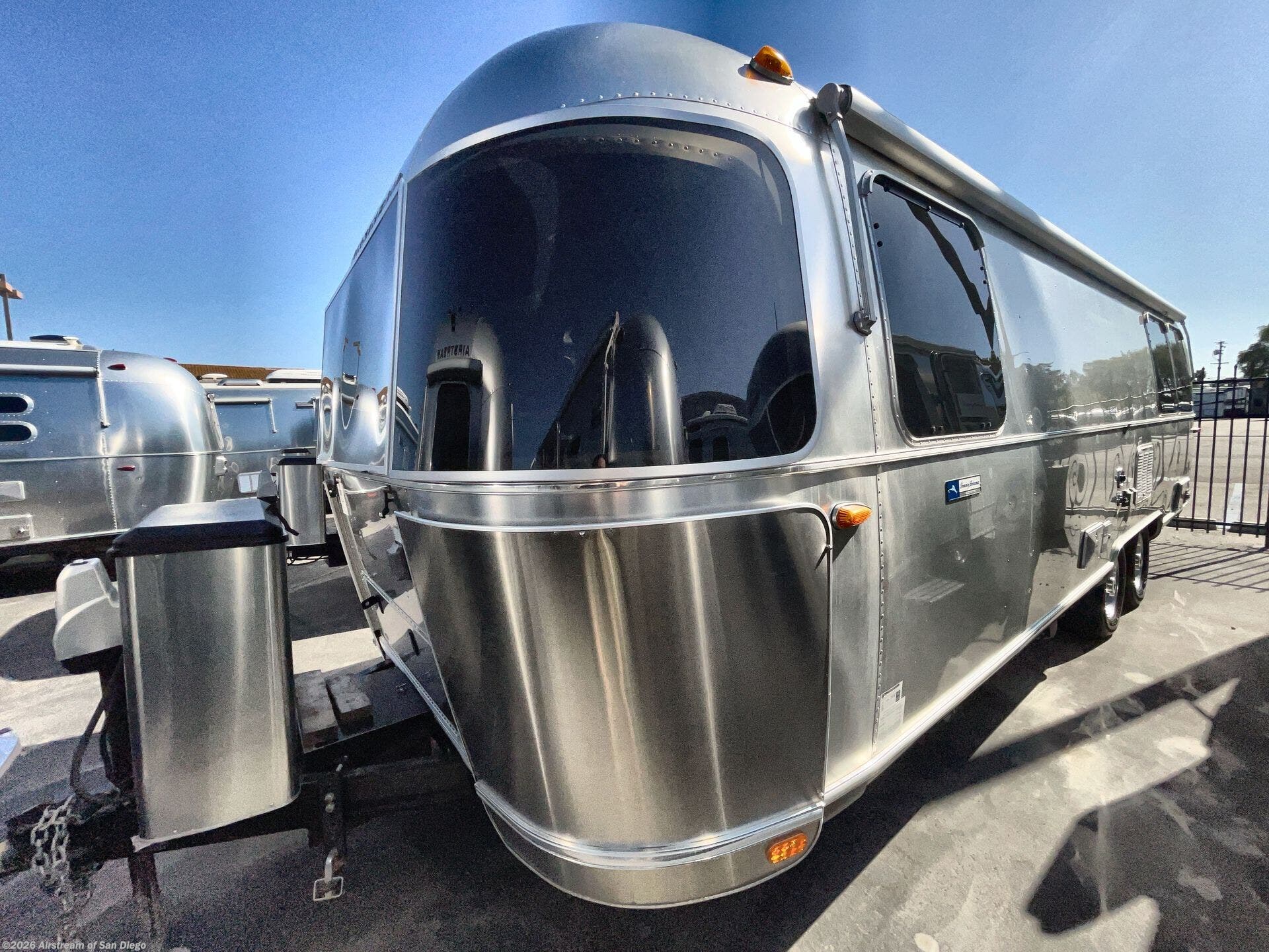2018 Tommy Bahama 27FB by Airstream from Airstream of San Diego in San Diego, California