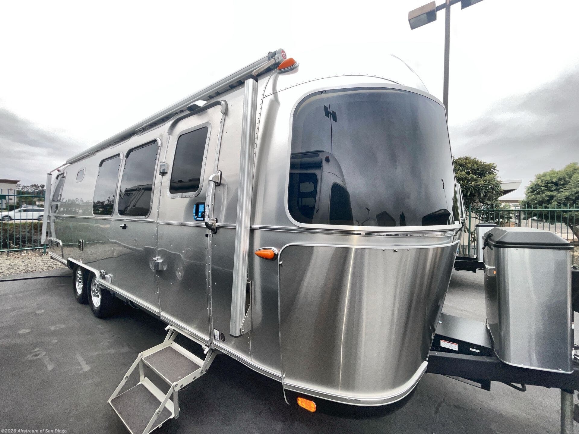 2027 Classic 28RB Twin by Airstream from Airstream of San Diego in San Diego, California