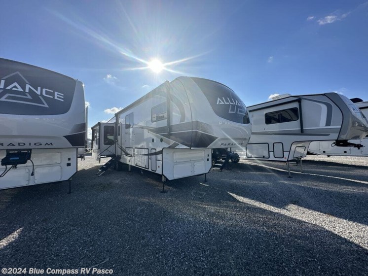 New 2025 Alliance RV Paradigm 380MP available in Pasco, Washington