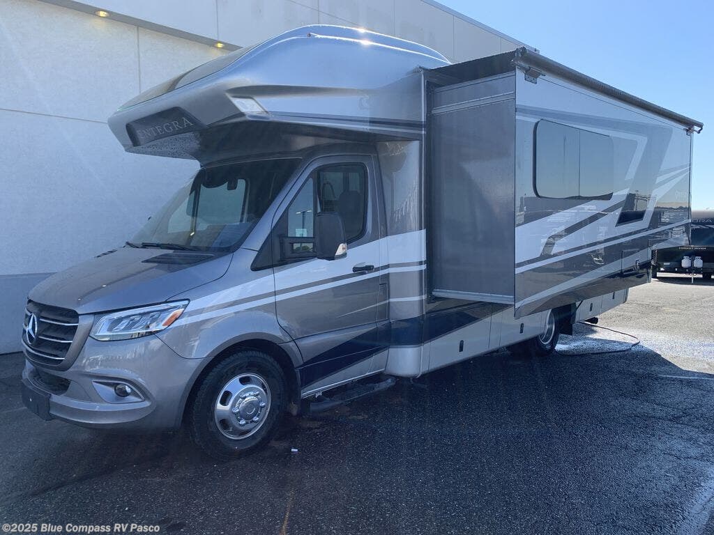 2026 Qwest 24L by Entegra Coach from Blue Compass RV Pasco in Pasco, Washington