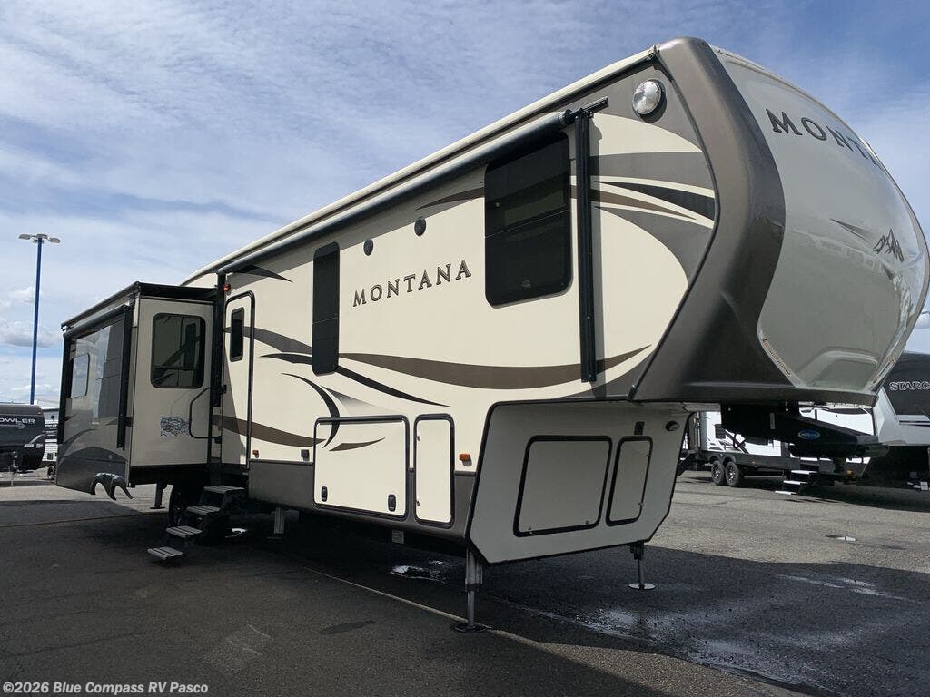 2017 Montana 3440 RL by Keystone from Blue Compass RV Pasco in Pasco, Washington