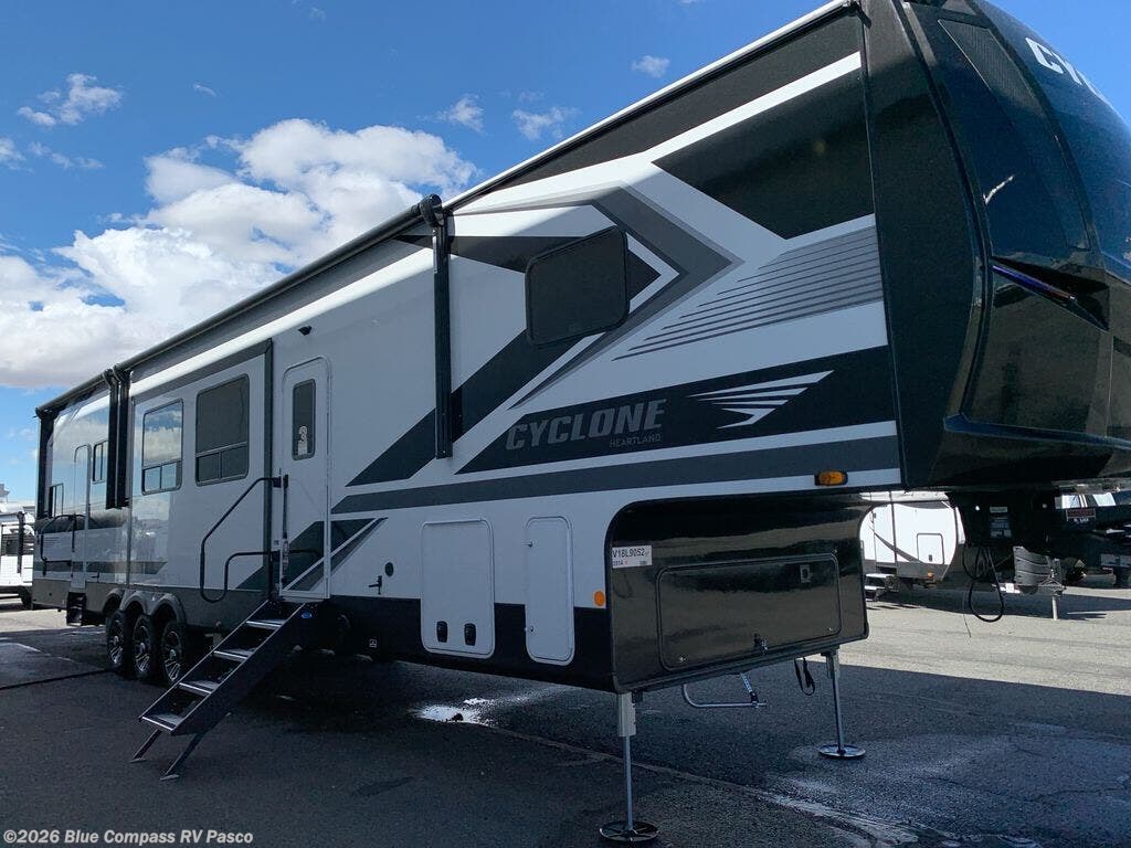 New 2027 Heartland Cyclone 3914 available in Pasco, Washington