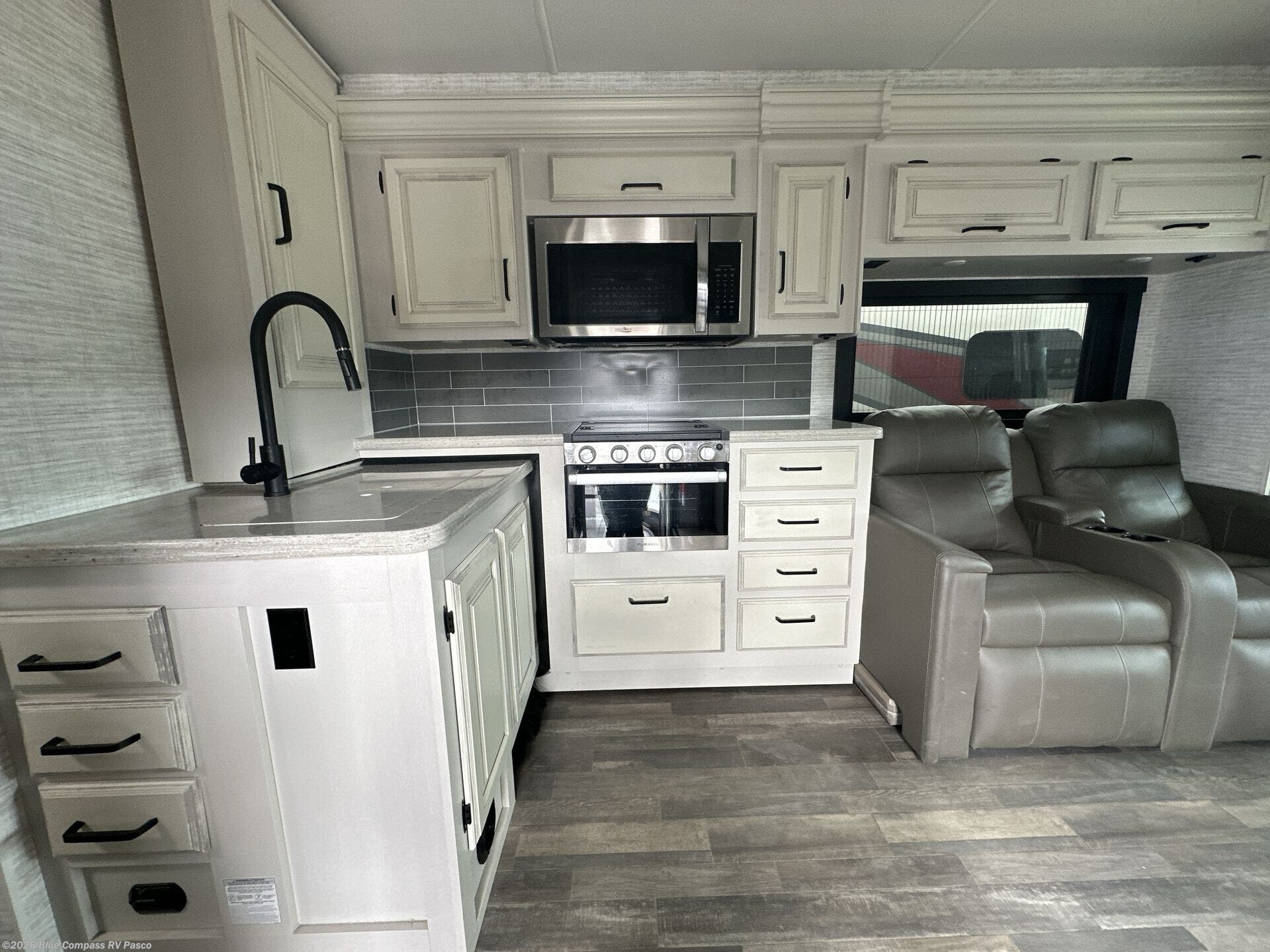 2024 Vision XL 31UL by Entegra Coach from Blue Compass RV Pasco in Pasco, Washington