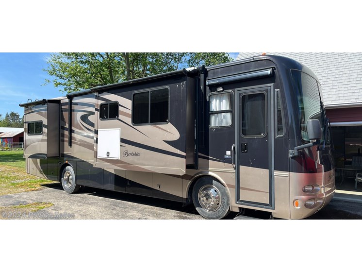 Used 2007 Forest River Berkshire available in Swartz Creek, Michigan