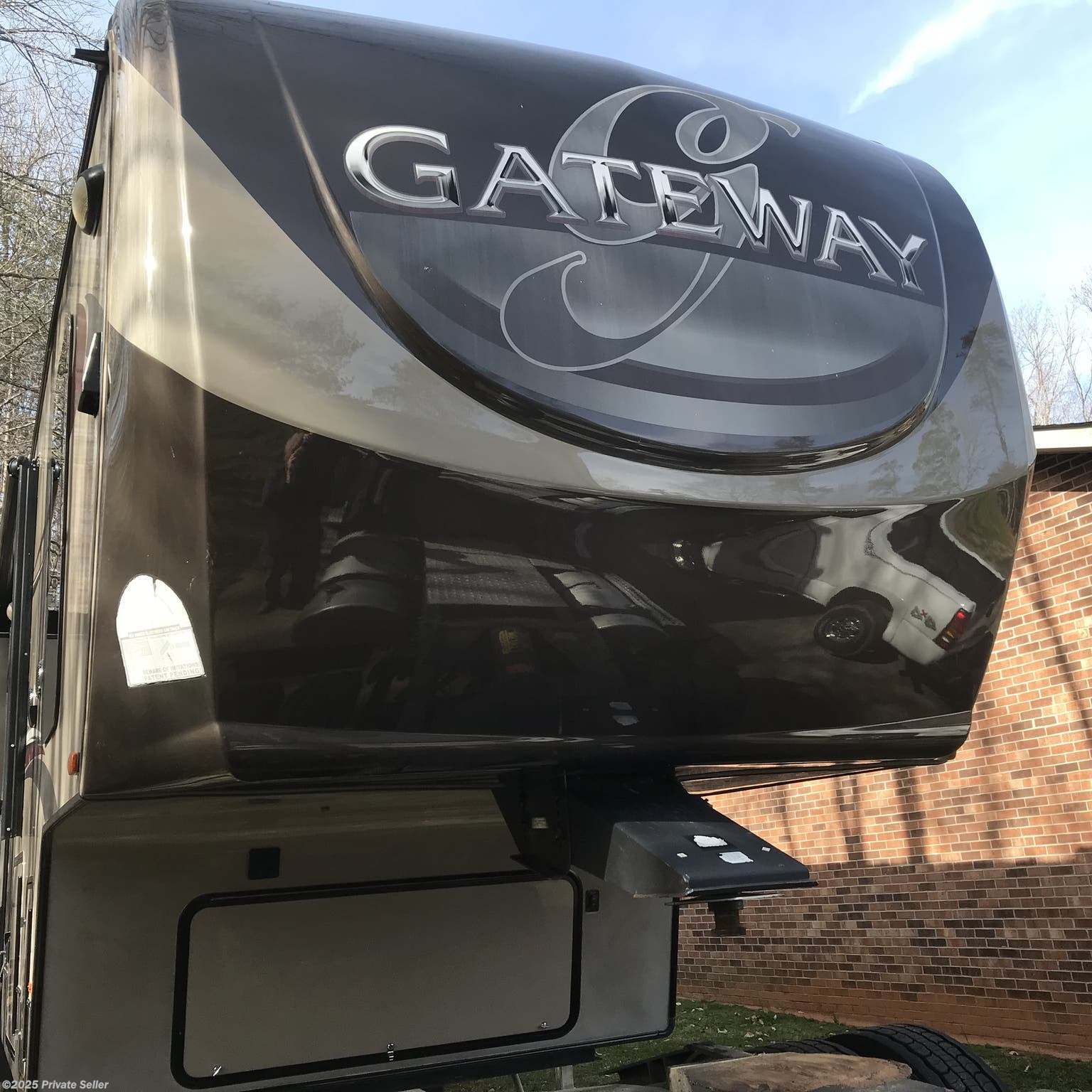 2015 Heartland Gateway 3650BH Two bedroom & 1 1/2 bath (Rear Bunkhouse