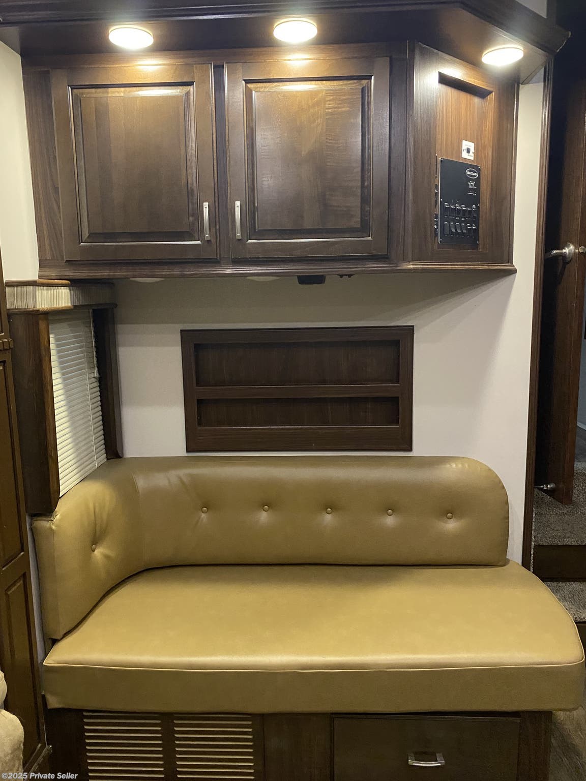 2015 Heartland Gateway 3650BH Two bedroom & 1 1/2 bath (Rear Bunkhouse