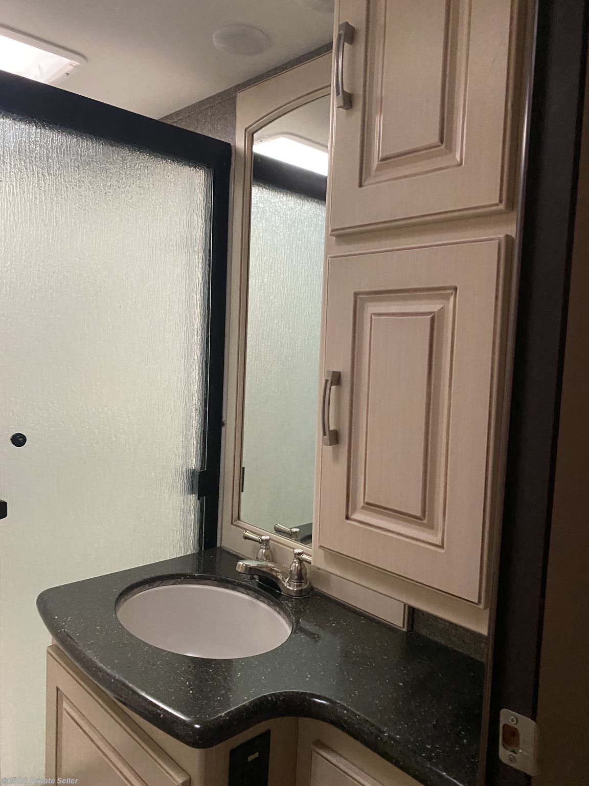 2015 Heartland Gateway 3650BH Two bedroom & 1 1/2 bath (Rear Bunkhouse