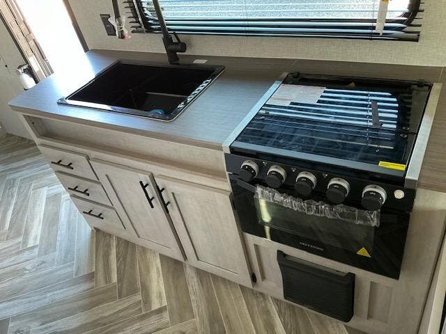 2025 Zinger Lite 211RD by CrossRoads from Ashley Marine & RV in Panama City, Florida