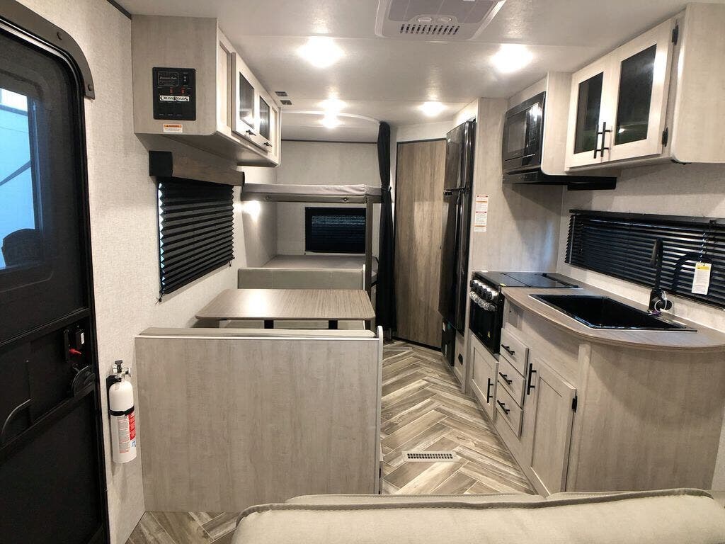 New 2025 CrossRoads Zinger Lite 252BH available in Panama City, Florida