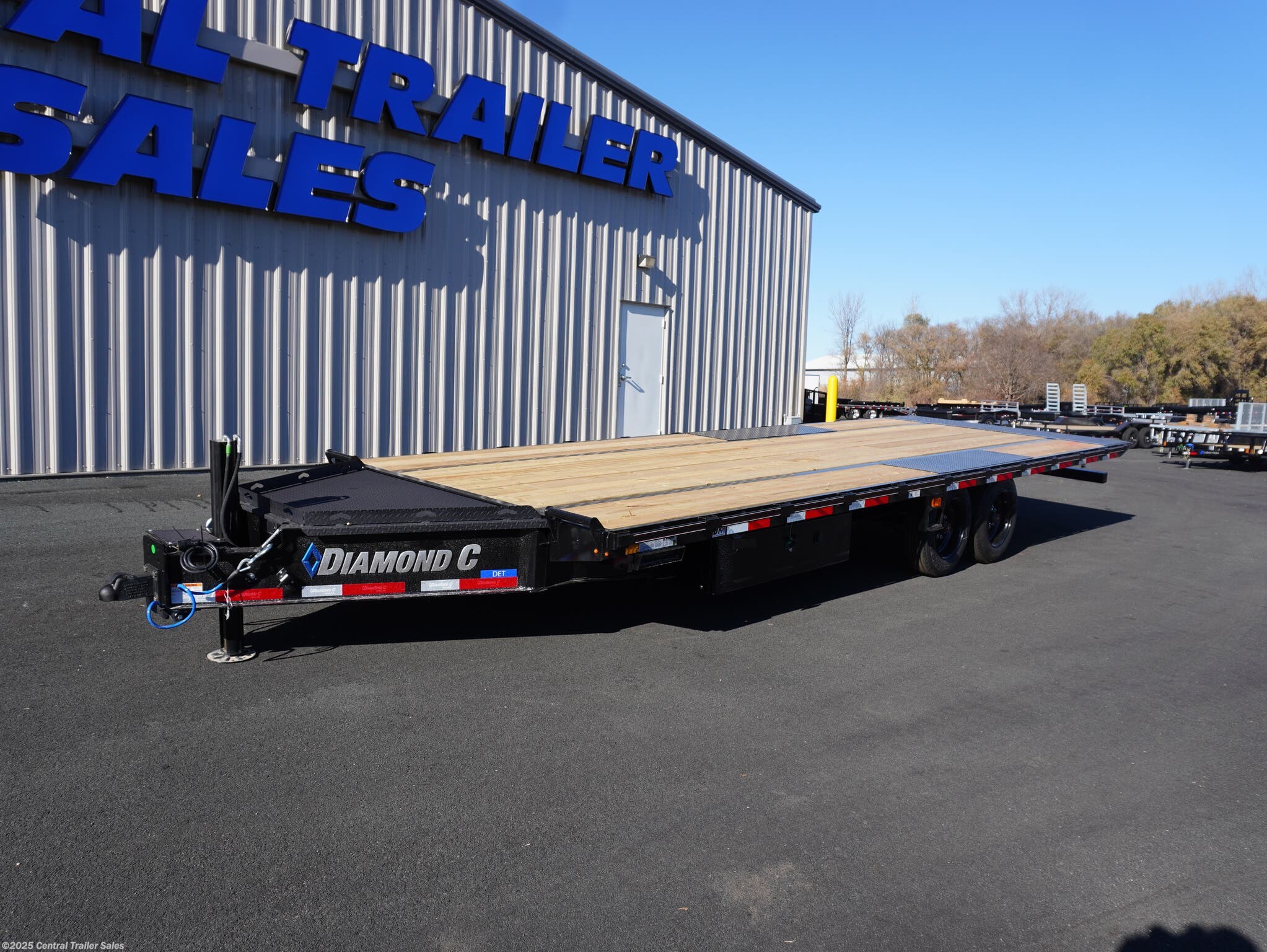 2026 Diamond C DET 24ft Deckover Tilt