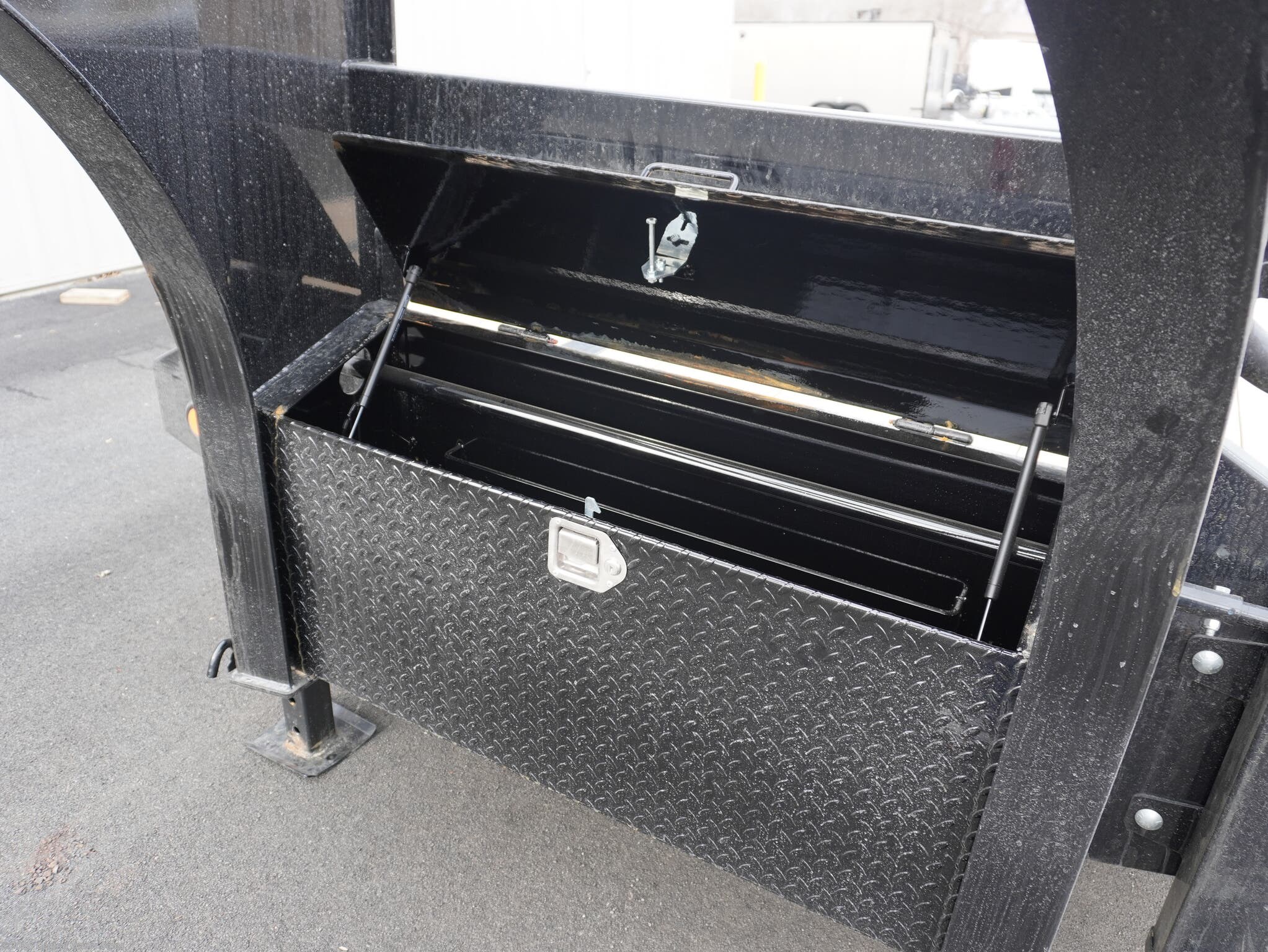 2026 PJ Trailers LD 32ft Gooseneck Deckover - New Equipment Trailer for sale by Central Trailer Sales in Jordan, Minnesota