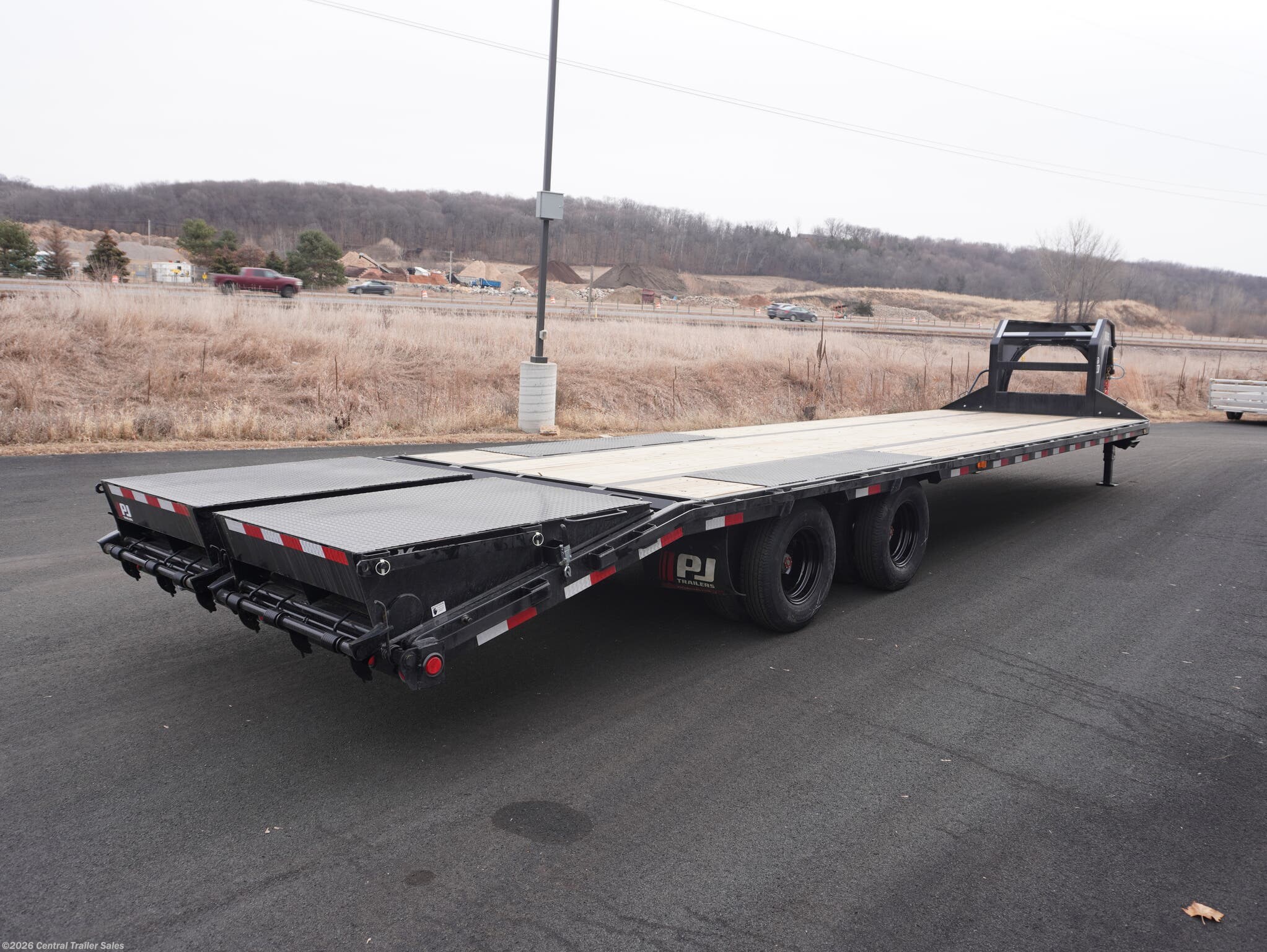 New 2026 PJ Trailers LD 32ft Gooseneck Deckover available in Jordan, Minnesota