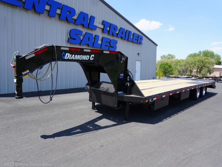 New 2025 Diamond C FMAX 32&apos; Deckover Gooseneck W/12K Axles W/Max Ramps available in Jordan, Minnesota