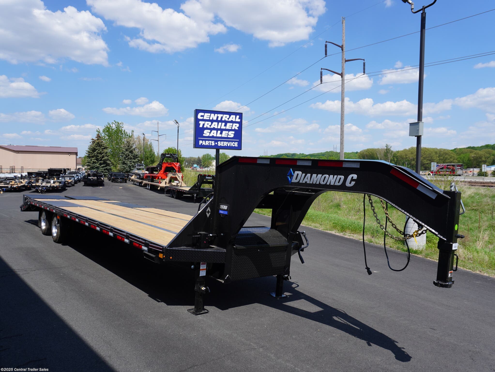 New 2025 Diamond C FMAX 32ft Gooseneck Deckover available in Jordan, Minnesota